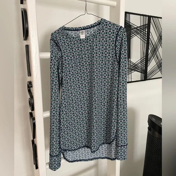 Tommy Bahama long sleeve - Picture 1 of 2